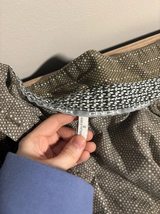 Cinch Button Up - Picture 2 of 2